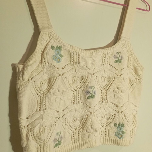 Knitted top Stradivarius cream with embroidered flowers, like new