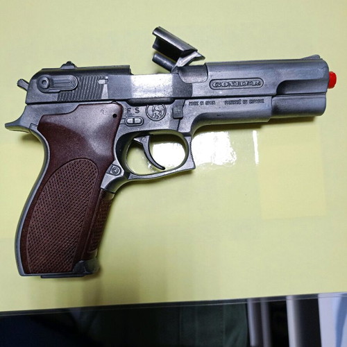 Carnival pistol Gonher like new, scale 1:1