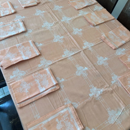 Tablecloth with 12 used napkins, salmon color, grape design