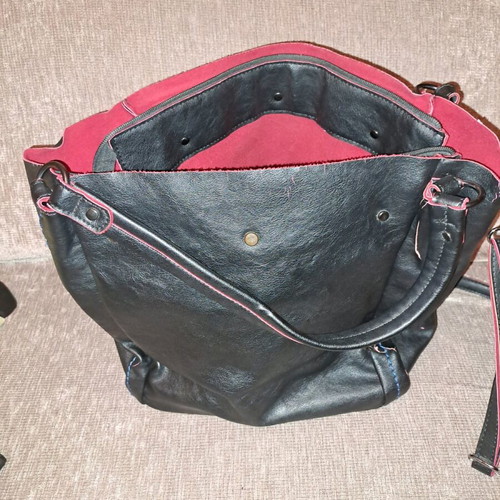 Axel shoulder bag black and grey, like new, with detachable strap