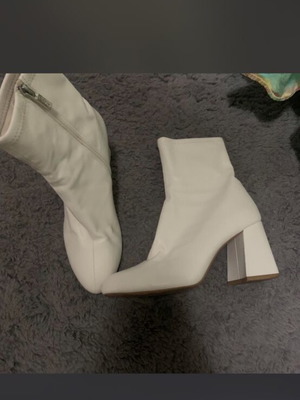 Aldo boots white leather ankle block heel like new