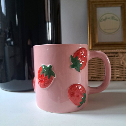 Ceramic mug strawberries like new