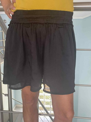 Bershka shorts size Medium like new, black with inner lining