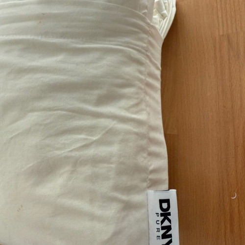 Σεντόνια βαμβακερά DKNY King Size υπόλευκο pure καινούργια για διπλό & υπέρδιπλο κρεβάτι
