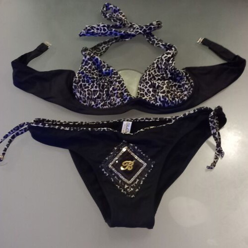 Bikini animal print medium size, like new, with underwire bra