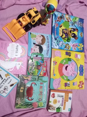 Детски книжки и играчки като ново