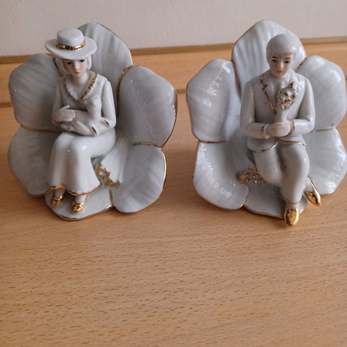 Porcelain vintage couple set used
