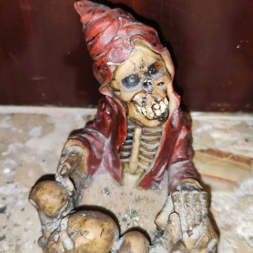 Ashtrays various figures used, pack of 6 with skull and reggae