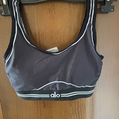 Alo Yoga Set new with scrunch bum leggings in black and white