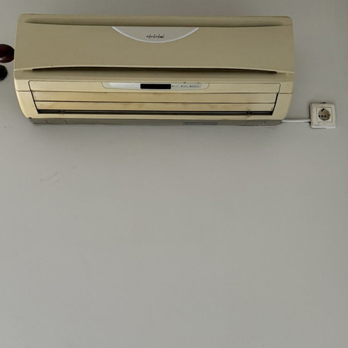 Toyotomi air conditioner like new, very powerful