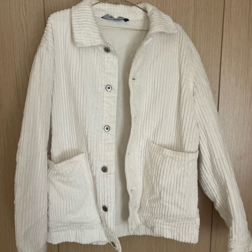 Unisex jacket Zara size Medium white like new with pockets