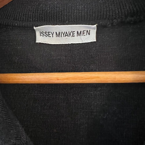 Issey Miyake Men wool knit cardigan with two-way zip, black and grey