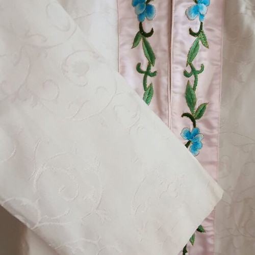 Outerwear new with embroidered flowers, size S, white