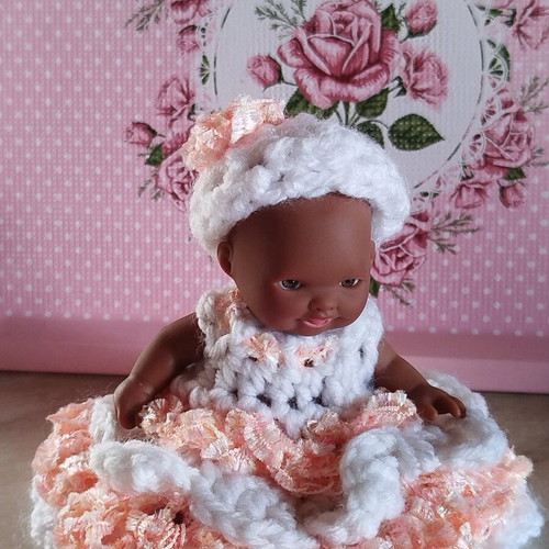 Doll with handmade dress and hat new, 10 cm