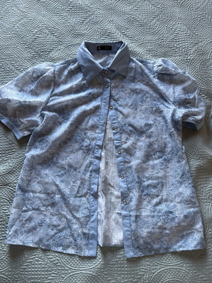 Short-sleeve shirt size M like new