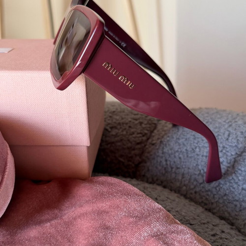 MiuMiu Sunglasses like new, red burgundy