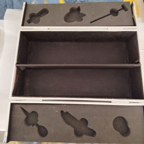 Silver case used, dimensions 35x20x12 cm