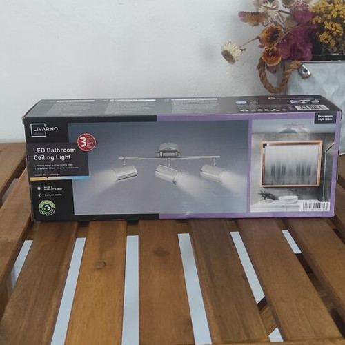 Livarno LED ceiling light with 3 adjustable spots, new