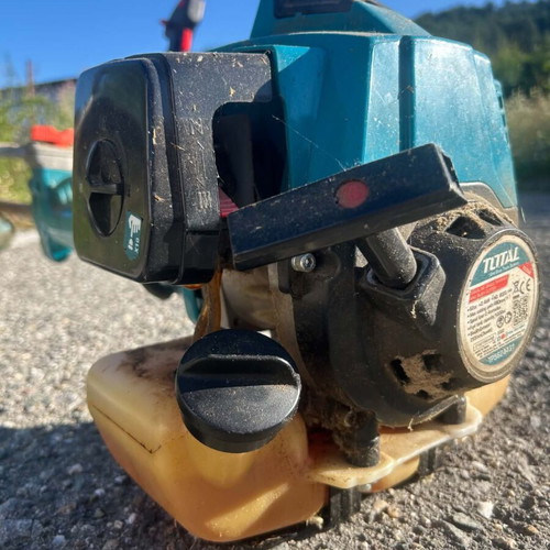 Brushcutter with metal 3T blade, professional shoulder strap, used