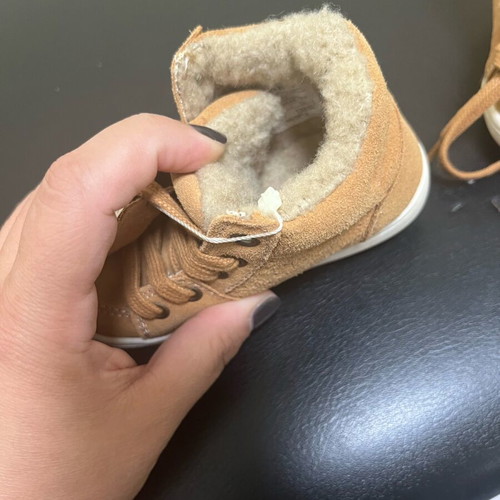 Zara suede baby boots new tan with fur inside size 21