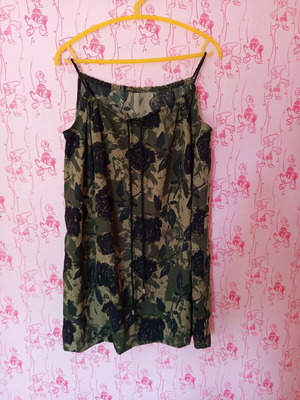 Sleeveless dress used, black and green, size L