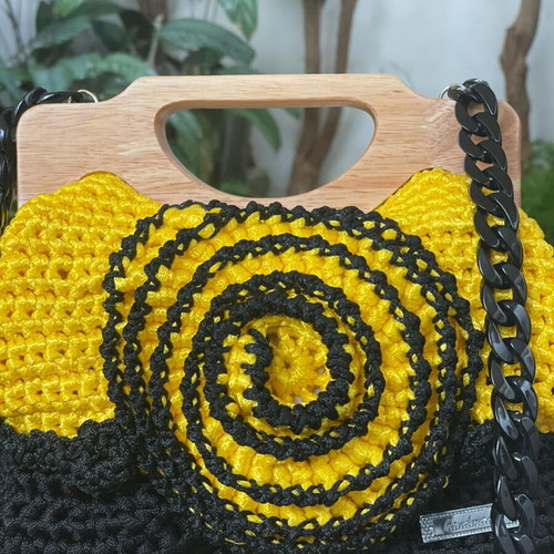 Handmade knitted crossbody bag black and yellow with wooden handle and bone chain new