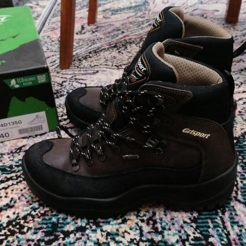Grisport hiking boots with elastic sole brown black