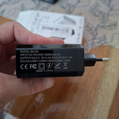 Charger with 6 USB ports and fast charge cable new