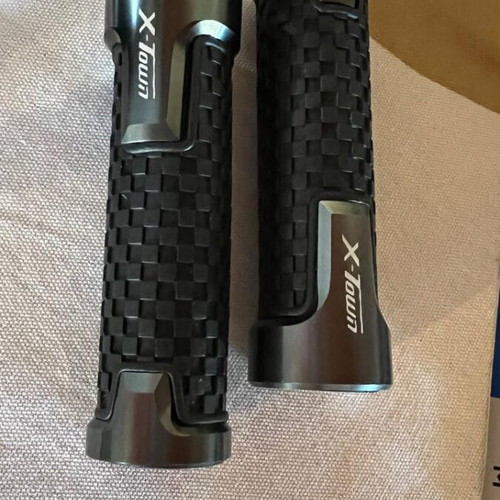 X Town scooter grips new
