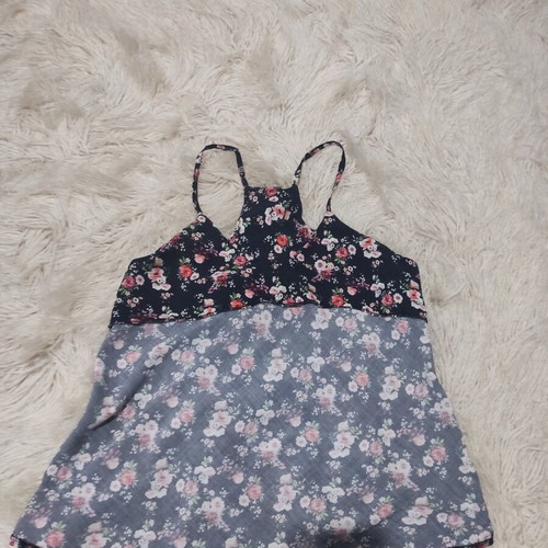 Floral top with straps 100% viscose like new, black multicolor