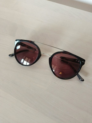 Brixton sunglasses like new, red and silver