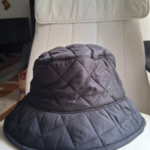 Benetton Fisherman Style Hat new, size S, black