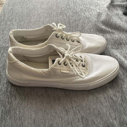 Funky Buddha shoes size 45 like new, white