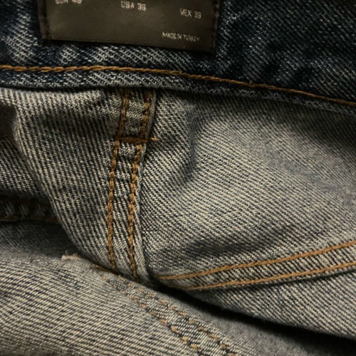 Zara jeans size 46 like new, blue with rips