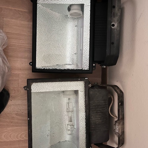 Floodlights used, 2 pcs 400 watt