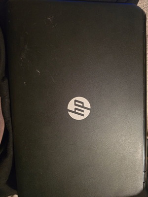 HP лаптоп употребяван, 4GB RAM, Intel Celeron, 15 ιντσών, Windows 10, DVD