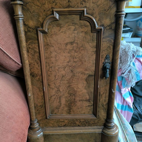 Night stands like new, set of 2 pieces