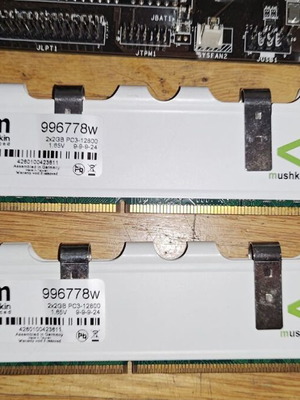 Mushkin Enhanced Silverline DDR3 4GB Kit RAM and old Intel Celeron D CPUs used