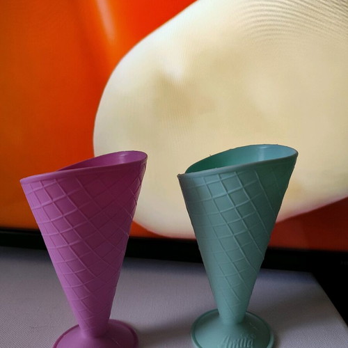 Amita collectible plastic ice cream cone cups like new