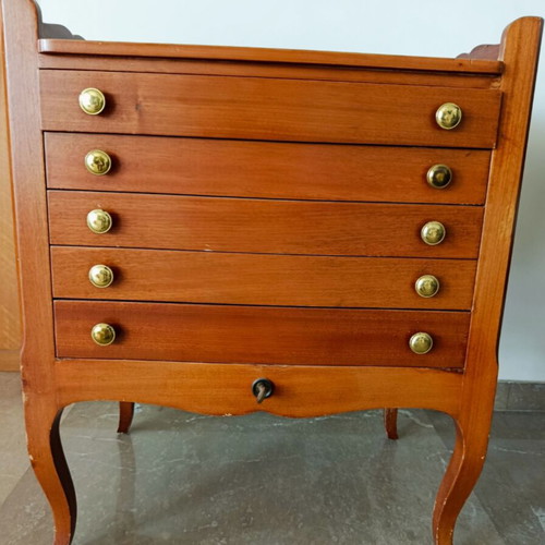 Chest of drawers made of walnut wood with velvet lining, like new