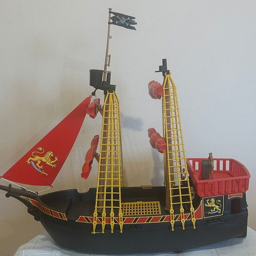 Playmobil Blackbeard’s Pirate Ship 5736 like new missing anchor and cannon
