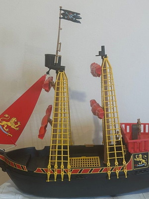 Playmobil Blackbeard’s Pirate Ship 5736 like new missing anchor and cannon