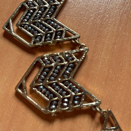 Accessorize necklace like new, gold and silver colors