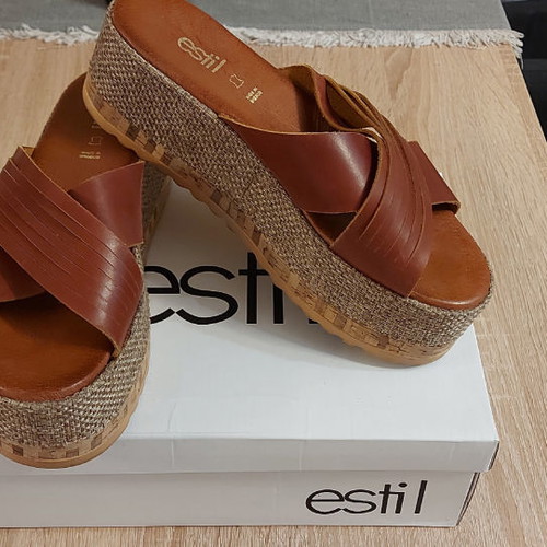 Flatforms tan with leather insole used, size 39