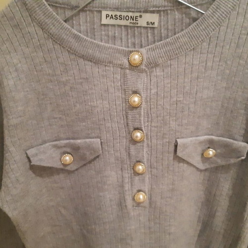 Knitted sweater with pearl buttons like new, gray