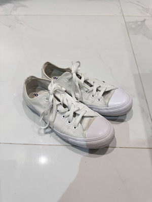 Converse white canvas sneakers, size 40