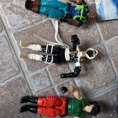 GI Joe Raider vintage vehicle with 3 figures