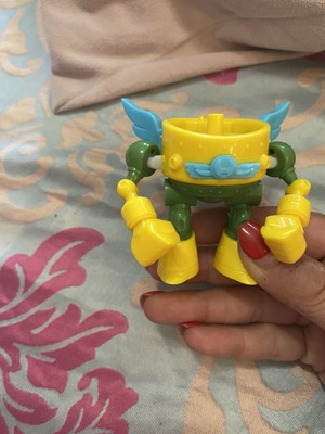 Super Zings robot like new