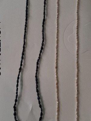 Pearl necklaces used, set of two, fine and regular