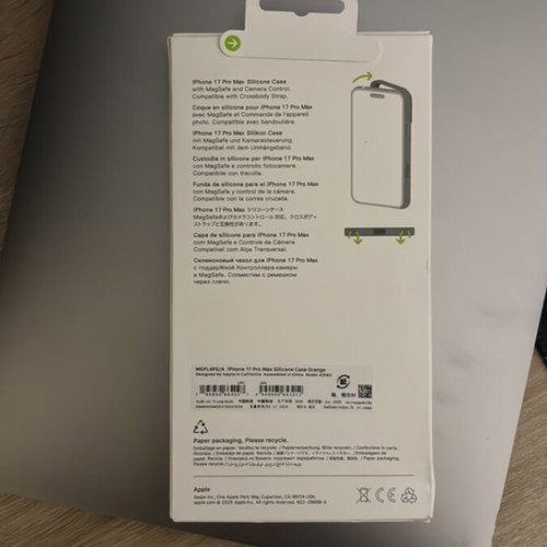 Apple silicone case with MagSafe for iPhone 17 Pro Max